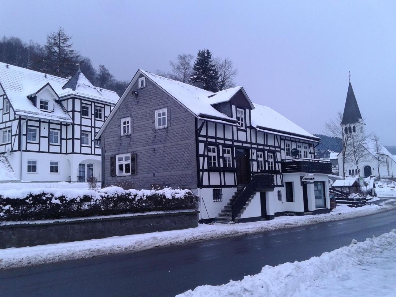 Cozy Holiday Home With Wifi In Hochsauerland Elpe Eksteriør billede